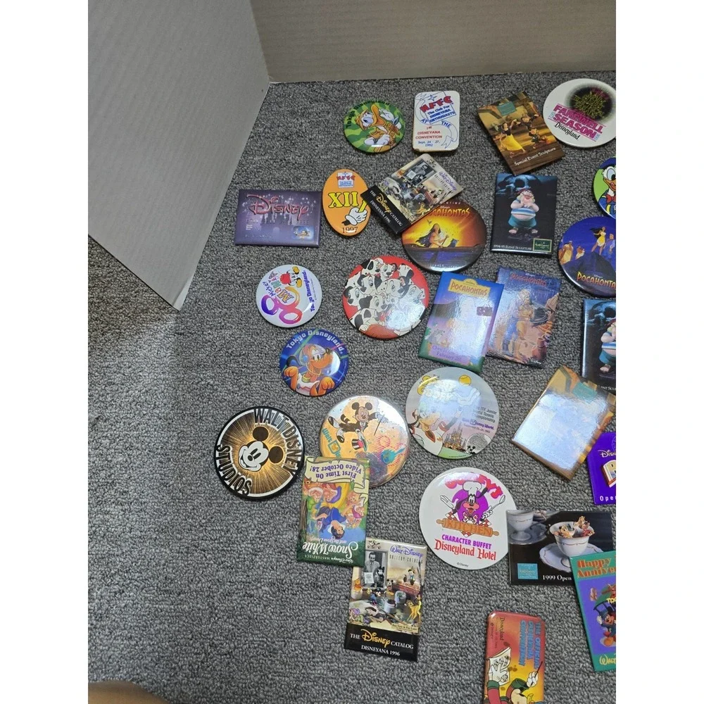 Drunk Drawer Lot 43 Of Vintage Disney Pinbacks